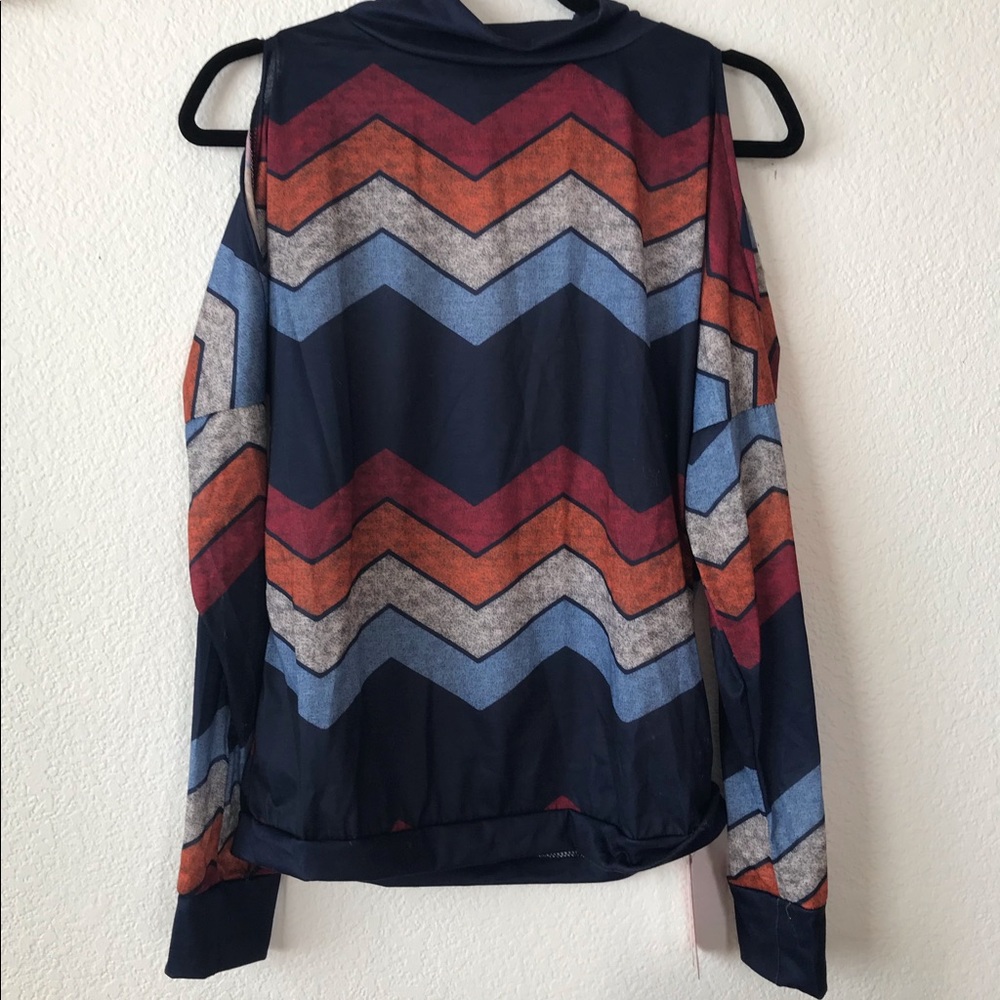 Cold shoulder, chevron long sleeve